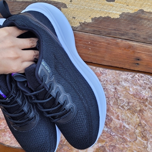 Women's Lightweight Breathable Flying Sneakers Sz 11.5 - Picture 4 of 14